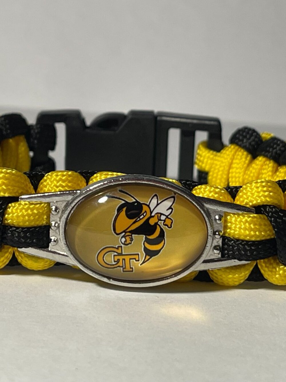 Georgia Tech Yellow Jackets NCAA Paracord Bracelet NEW